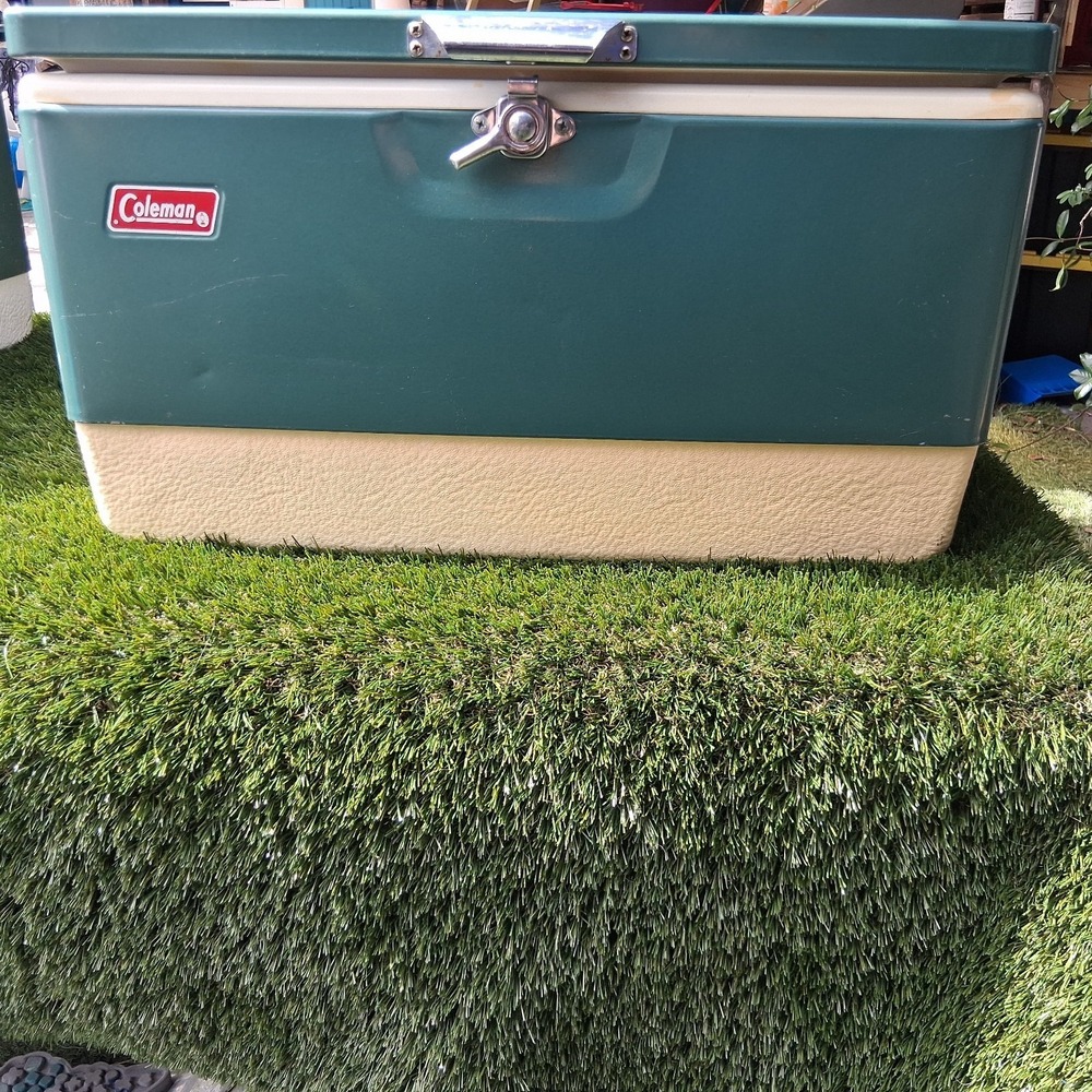 Coleman Green Metal Cooler Chest w/2 Openers VTG 70s Camping 22.5x13.5x13"